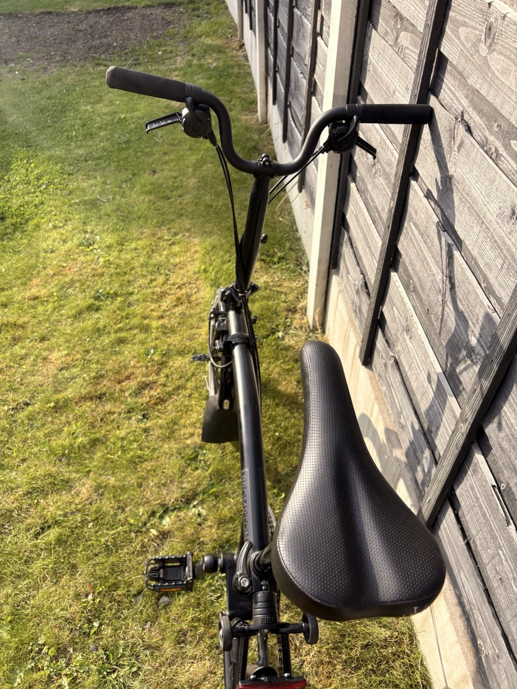 Brompton Folding Bike 16 in M Black Mudguards Rear Rack Reflectors Riser