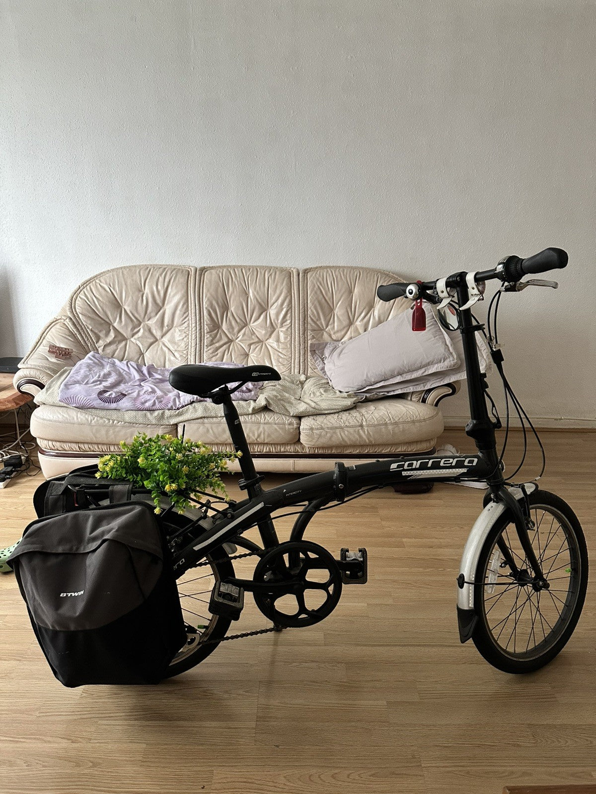 Carrera Intercity 20in Folding Bike Black/Silver Rear Rack Mudguards V-Brake