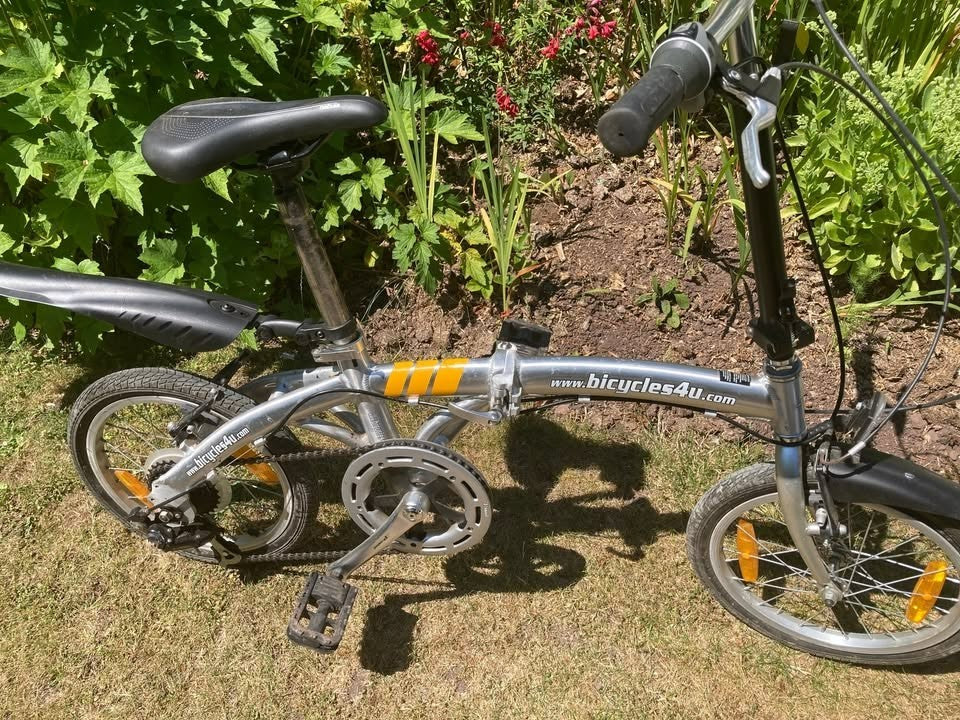 Fold up Bike - Shimano six speed derailleur gears