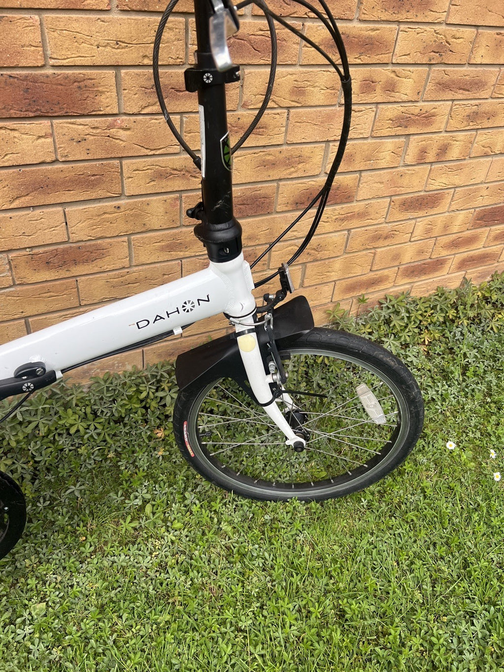 Dahon Vybe D7 Folding Bike (£599 New) white happy to ship