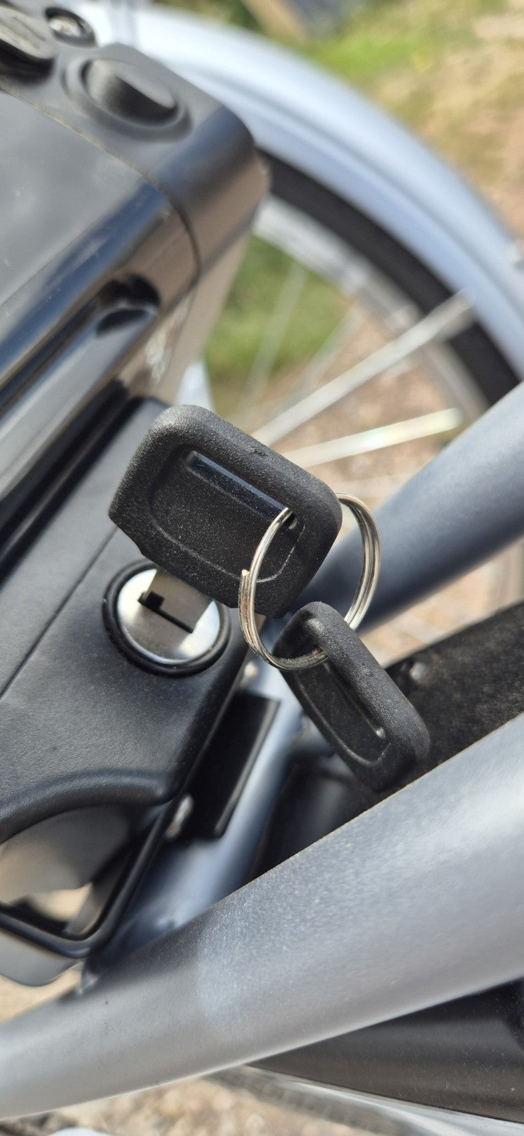 Scout Electric Folding Tricycle in Silver