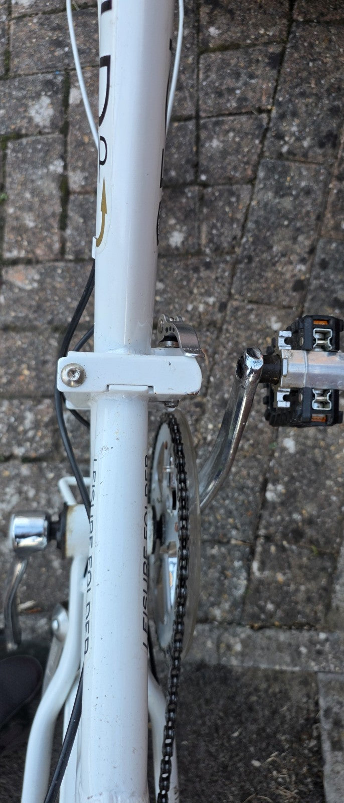 Saxon Fold Folding Bike 20 in White 1 Speed Mudguards Rim Brakes Riser Bar