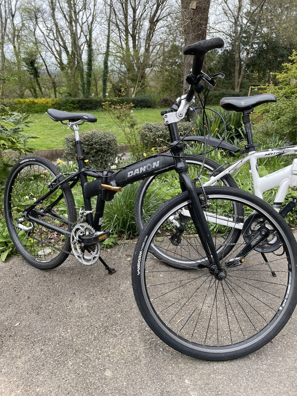 Dahon Folding bikes His and Hers Matrix & Cadenza   Will sell separately.