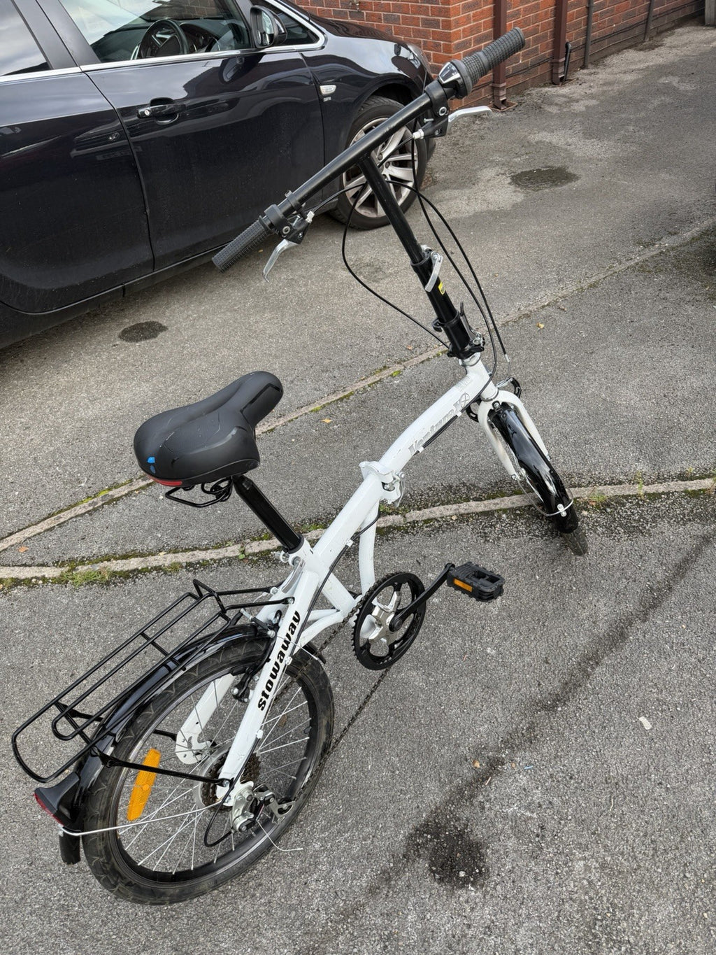 Stowaway Venture X9 20in Folding Bike 6 Speed White/Black Rear Rack Mudguards