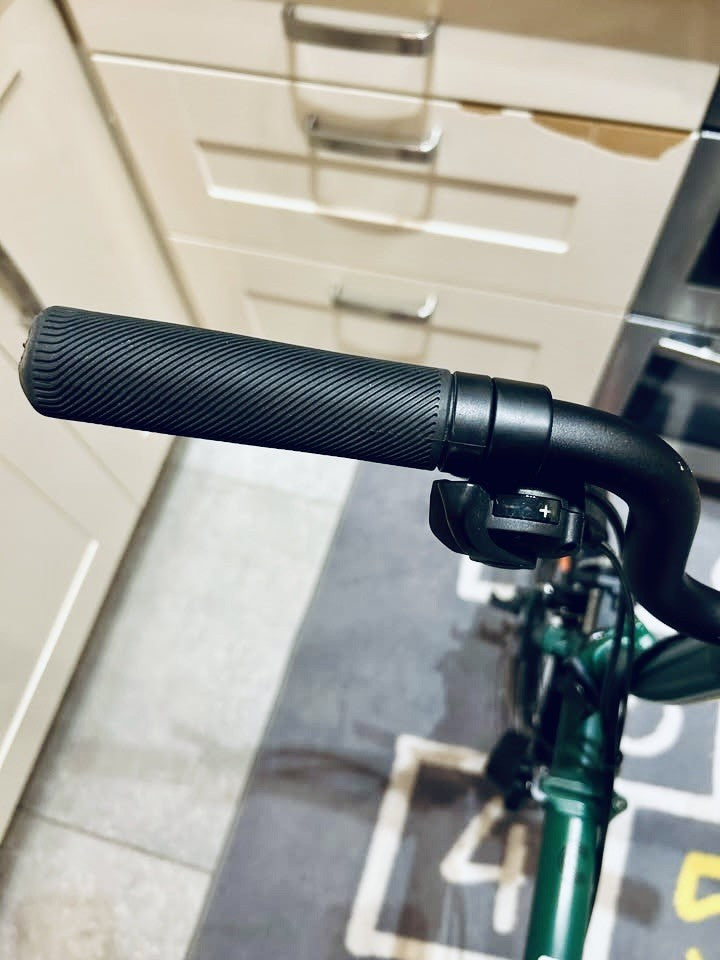 Brompton Bike 6-Speed Explore, Racing Green Mid Handlebar