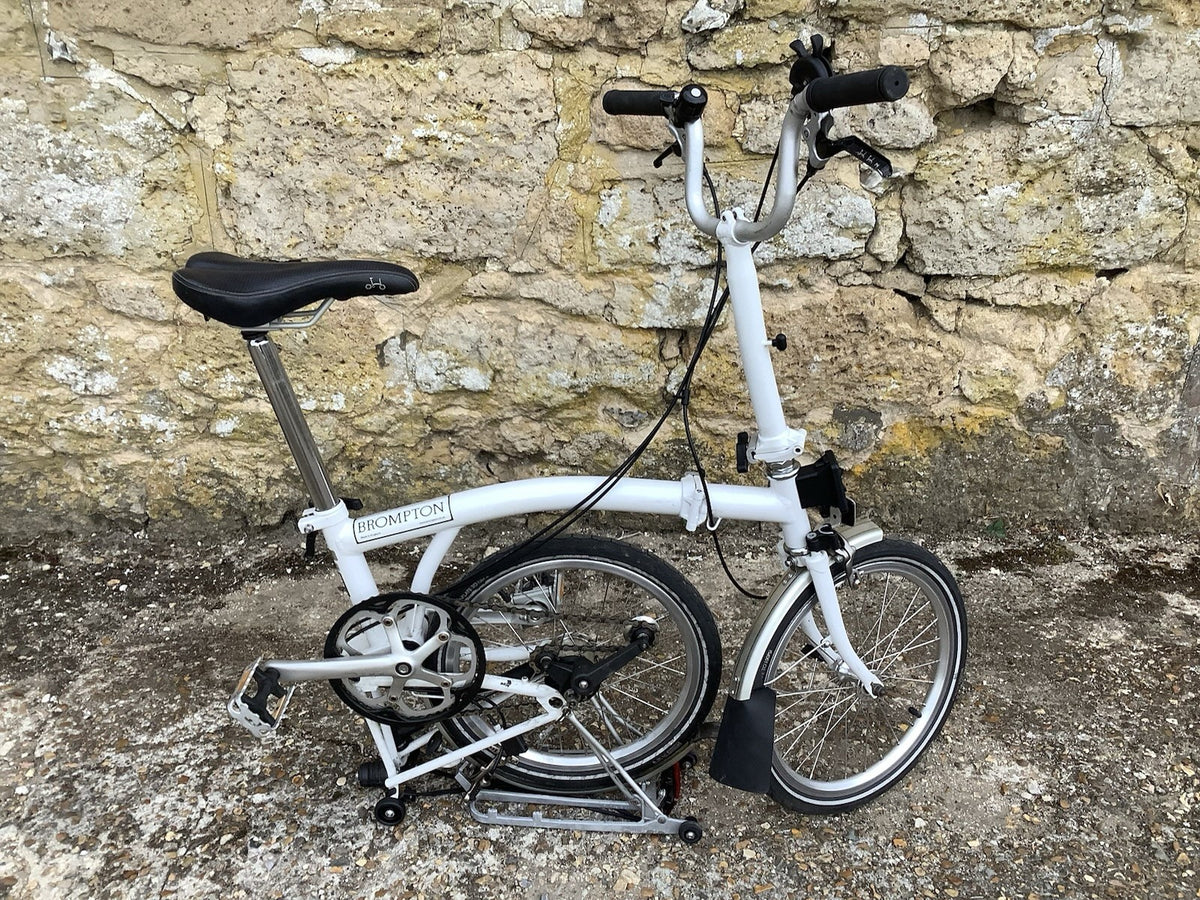 Brompton M3R Folding Bike - White + Panniers, Rack Bag, Front Frame -UK DELIVERY