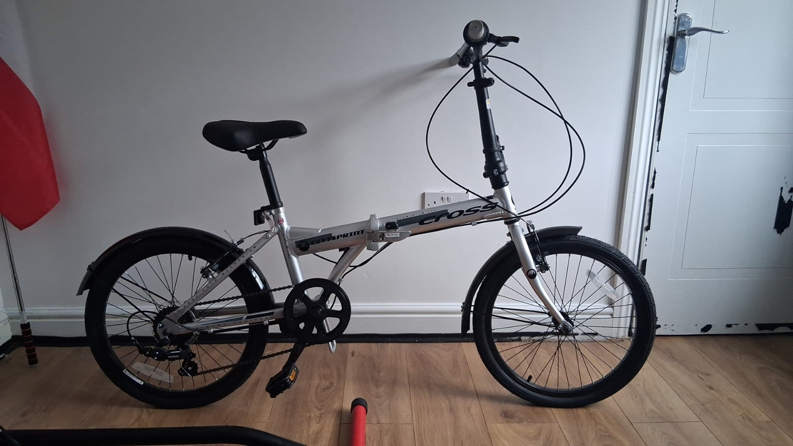 Cross Citysprint Folding Bike 20in Silver/Black, Mudguards, Twist Grip