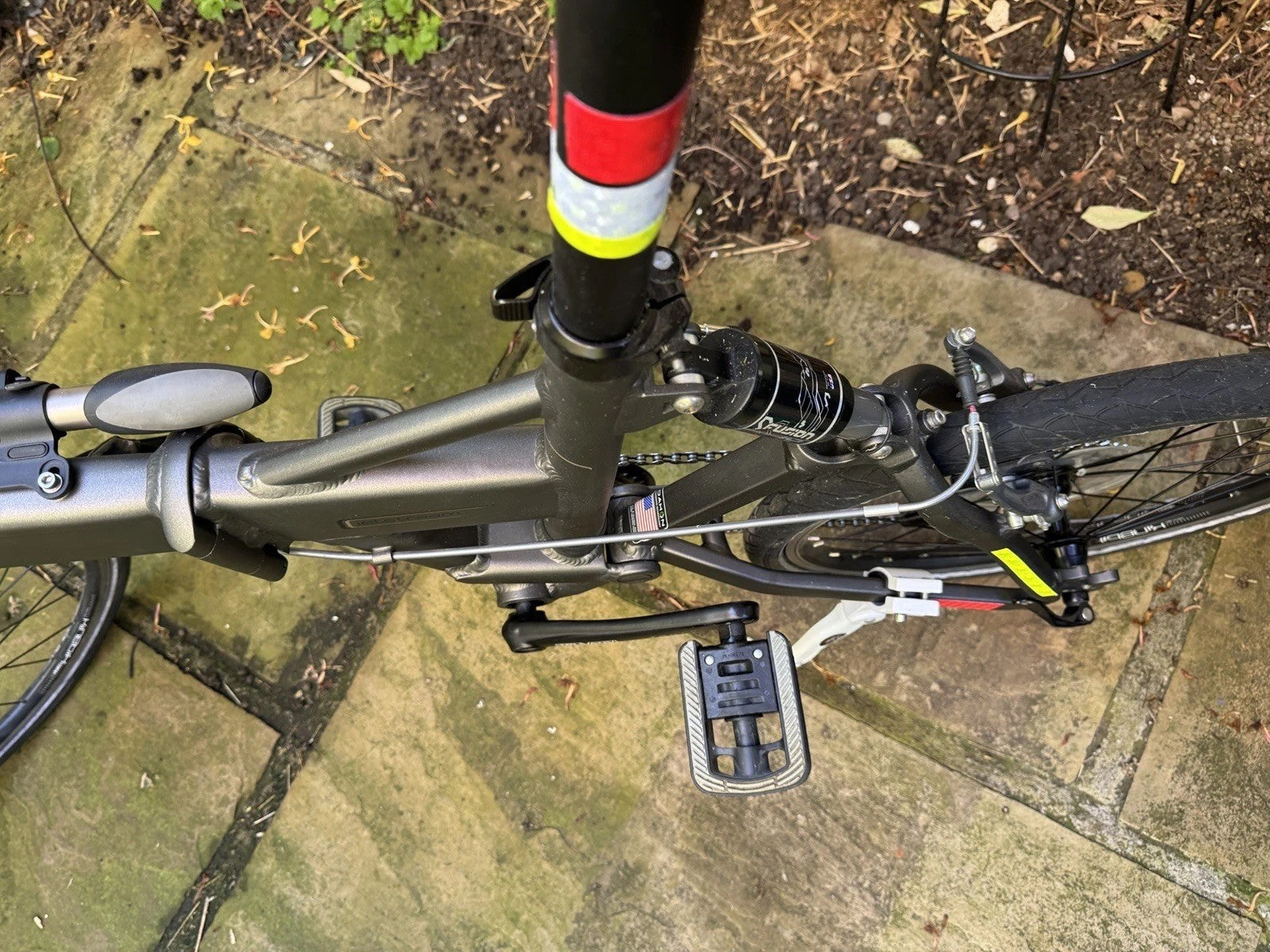 Dahon Jetstream P8 folding bike