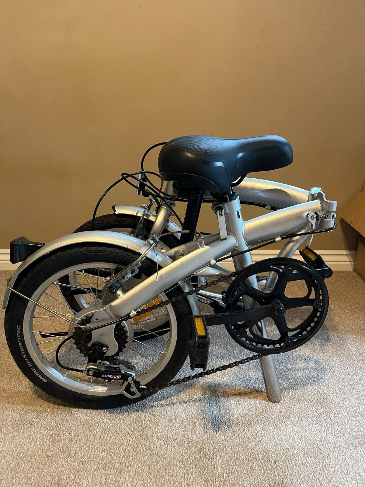 Adult Folding Bike – 6 Speed Shimano Gears – Silver – Great Condition