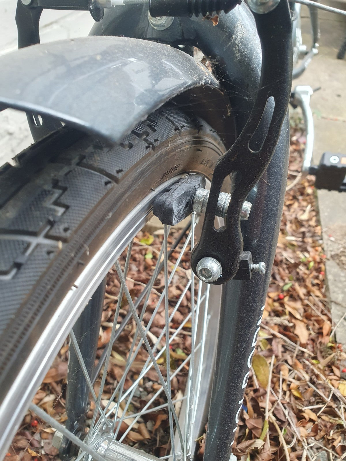 Holborn Challenge 20-inch Wheels Folding Bike Unisex With 6 Gears.