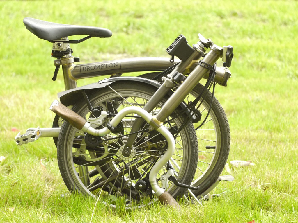 BROMPTON RAW LACQUER M6L complete with Rare John Chapman Game Bag