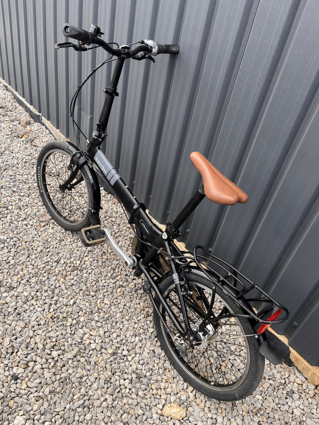 Dahon Vitesse D7HG Folding bicycle.