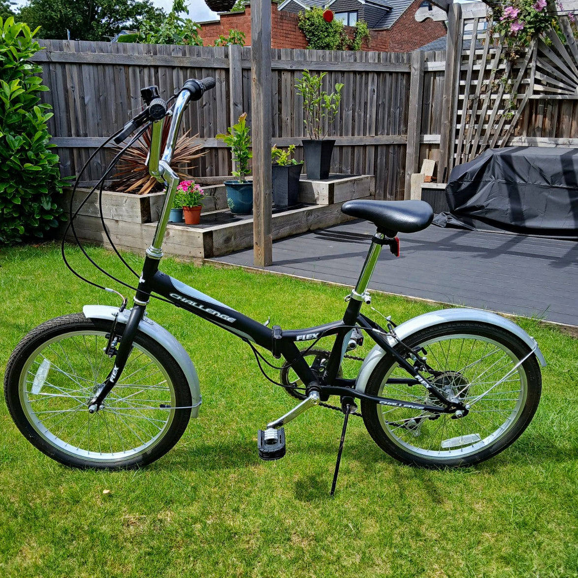 Challenge Flex 20in Folding Bike Black/Silver Mudguards Kickstand