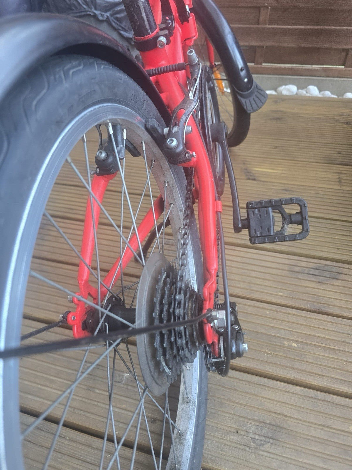 B’TWIN 20in Red Folding Bike V-Brake Mudguards Kickstand Grip Shifter