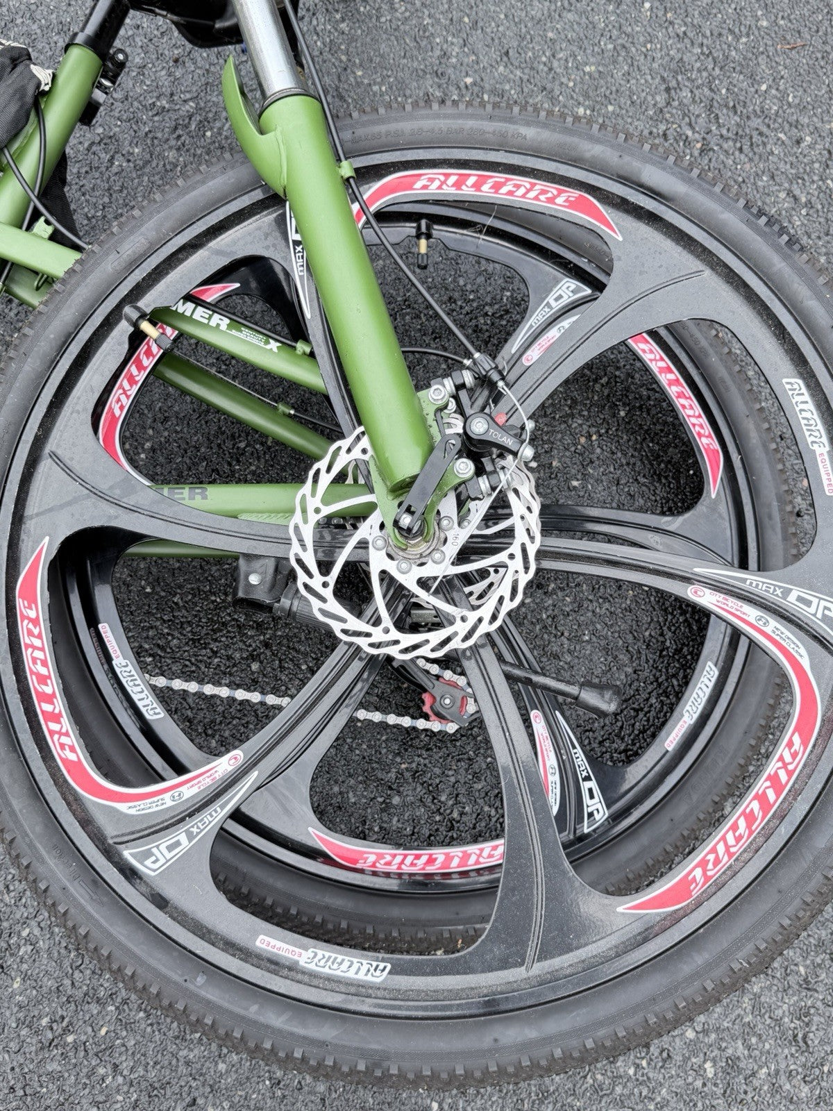 Hummer Hellion 26in Folding Mountain Bike Green/Black/Red Front Suspension
