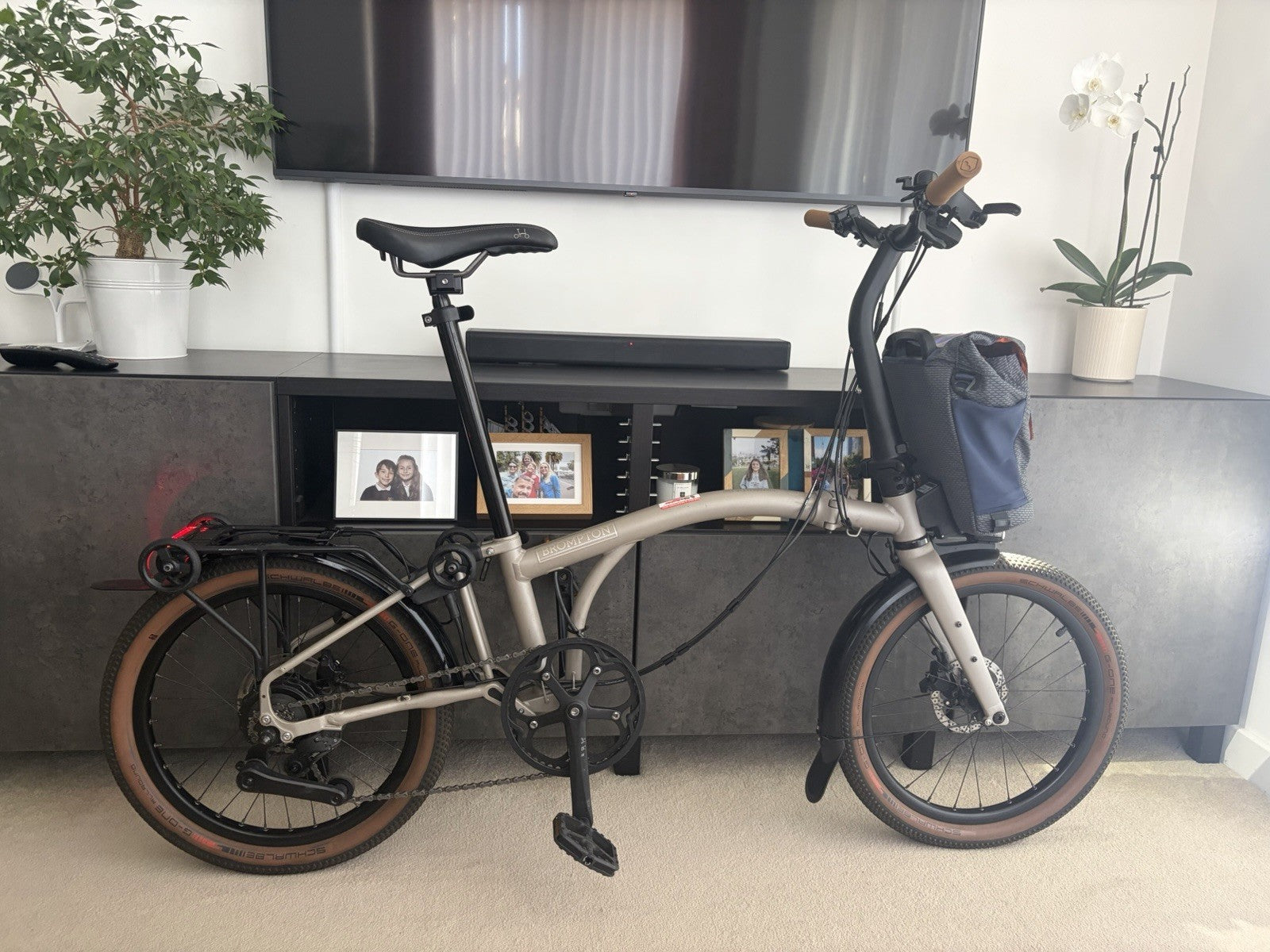 Brompton G Line 4 Speed Traildust White Folding Bike Excellent Condition