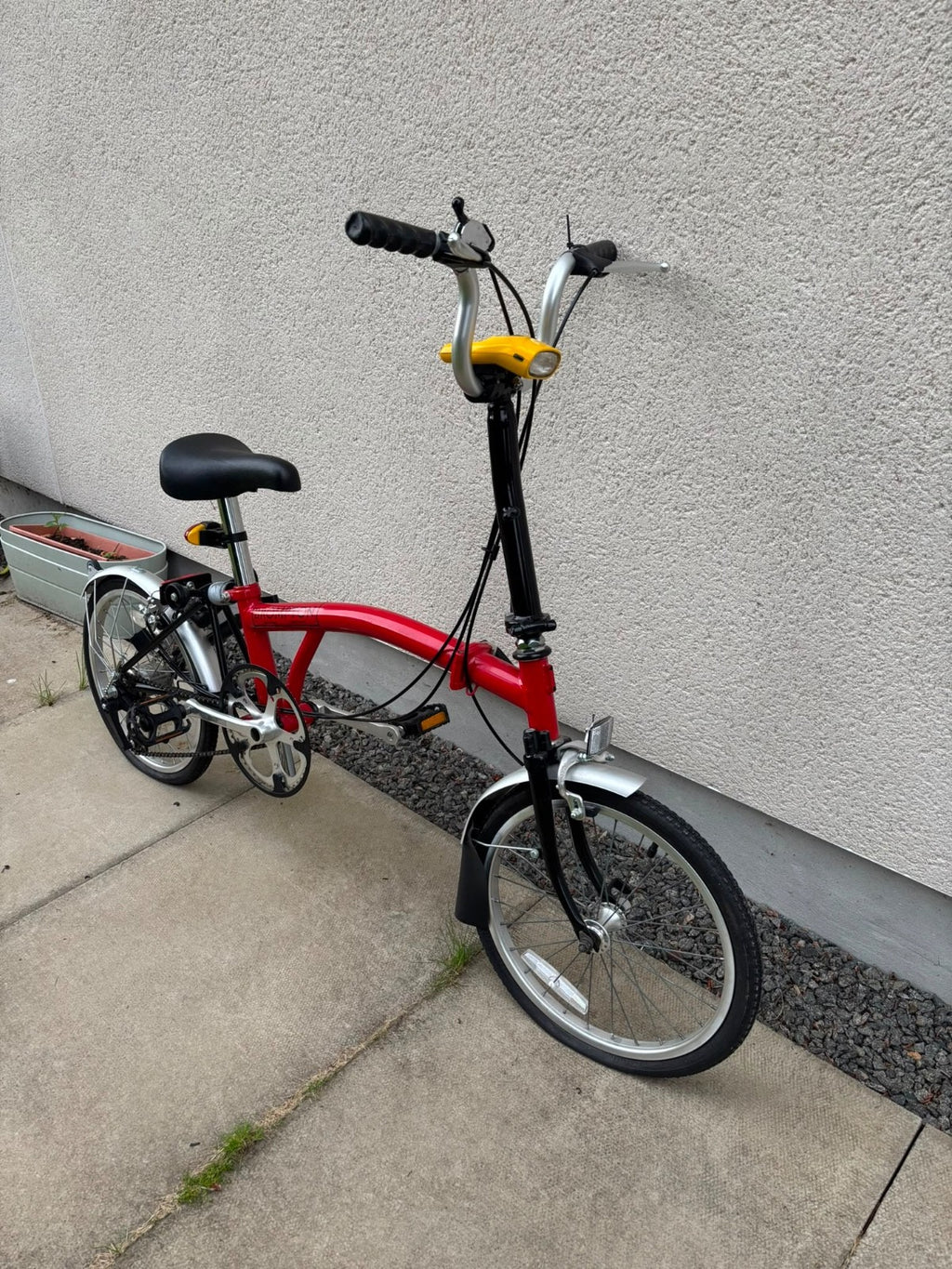 Brompton Folding Bike - Red. 3 speed. Barely used