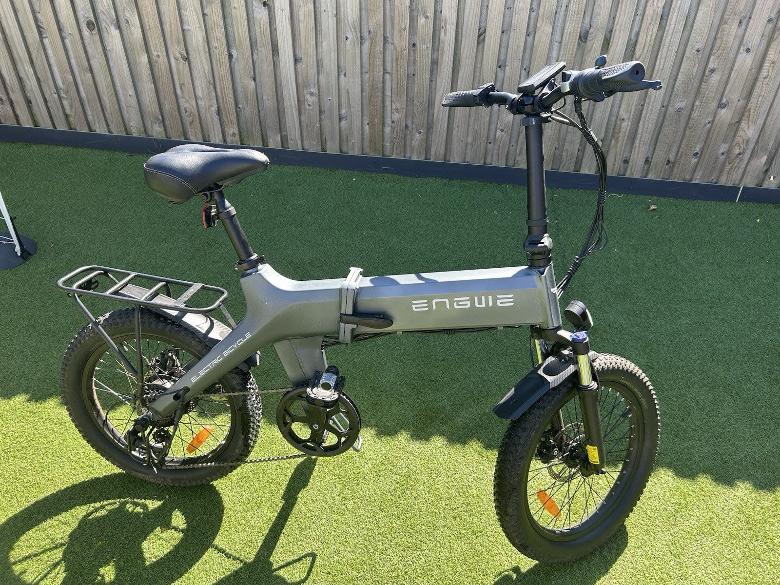 ENGUIE Model Hybrid/Electric Fold Up City Bike. Used Good Condition Grey Frame