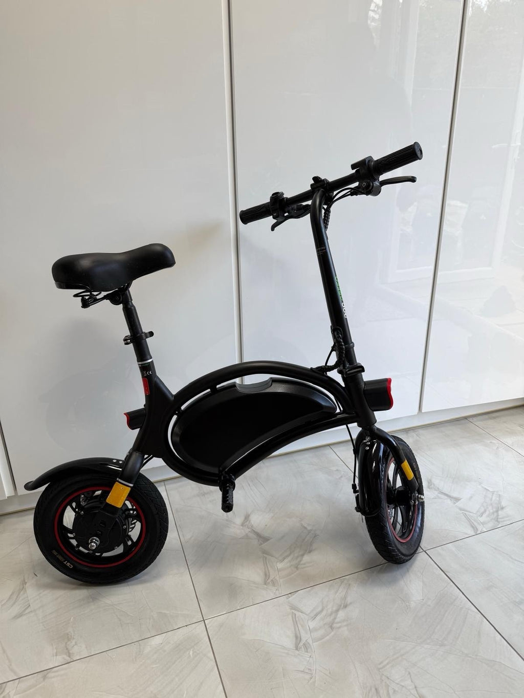 Doc Green Seated folding  bike, Front & Rear Lights, Black/Red Trim