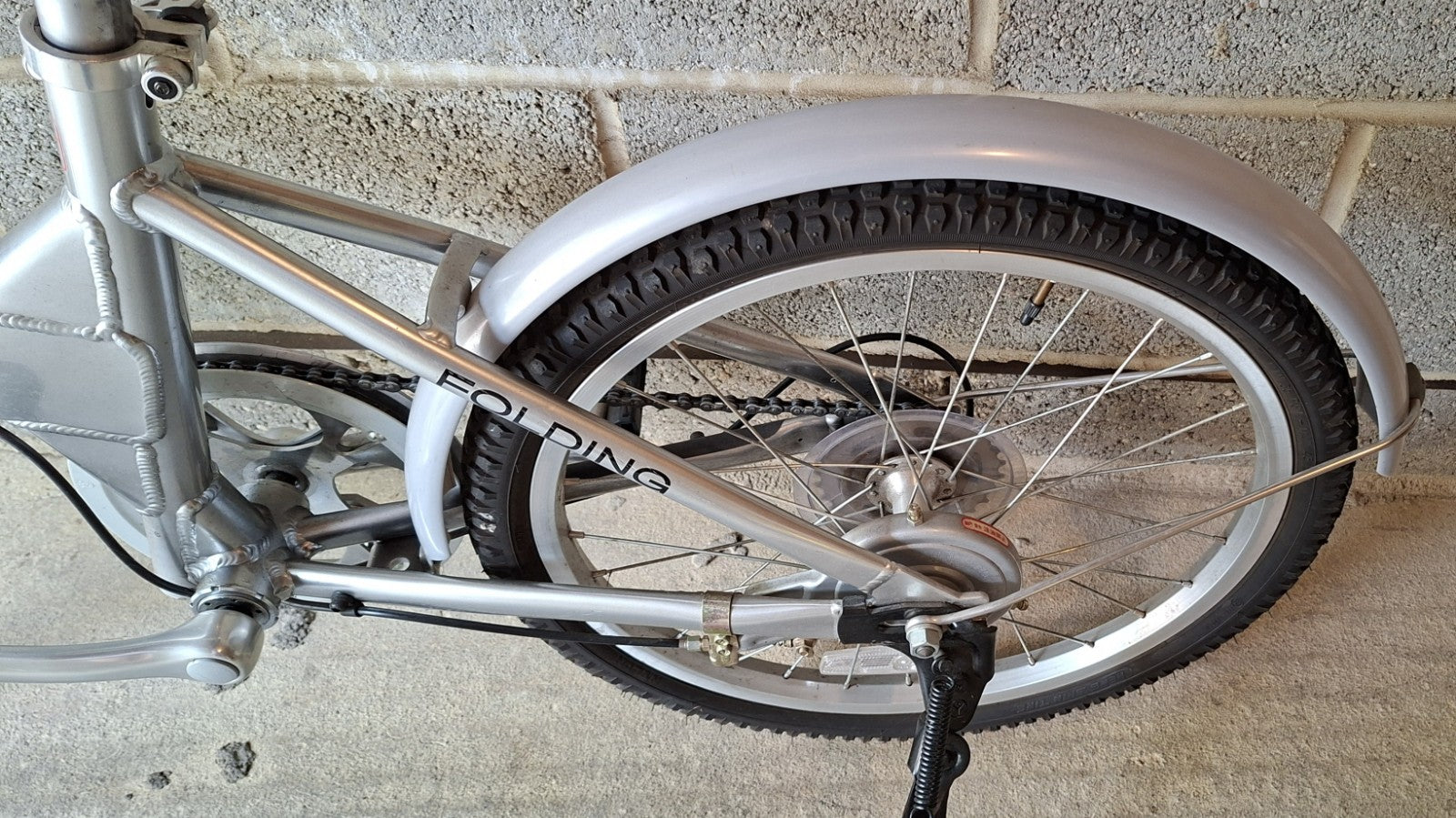 GIANT HALFWAY FOLDING BIKE – 6 Speed, 20" Wheels - Lightweight Aluminium Frame