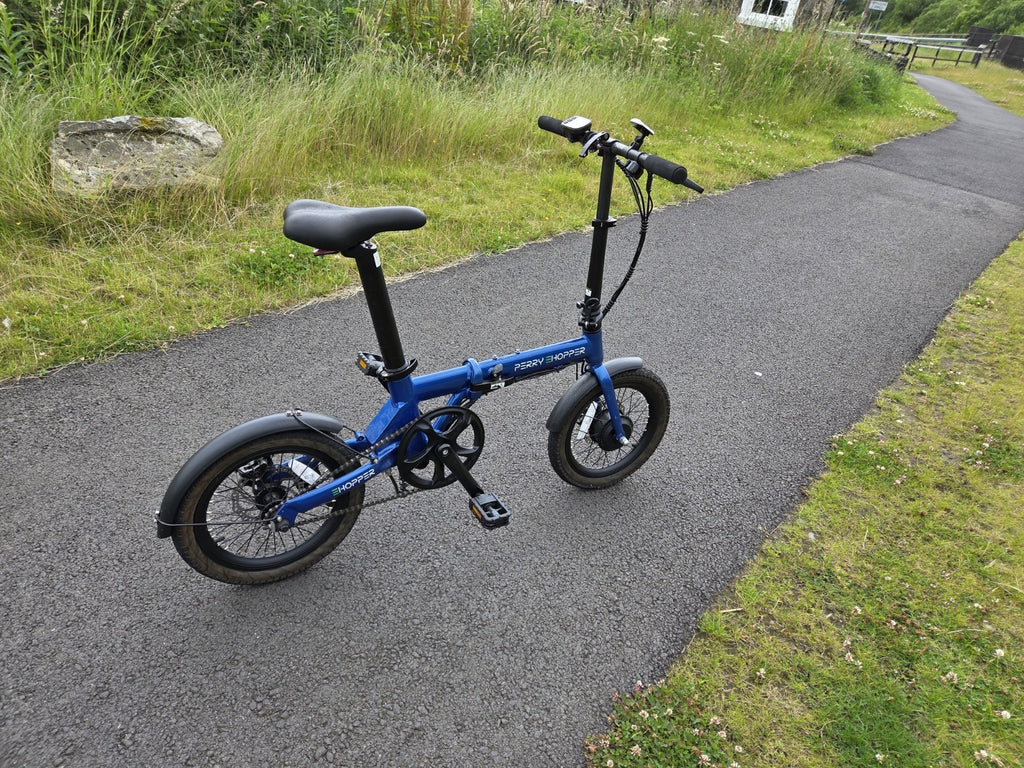Perry Hopper Folding Bike 16in Blue/Black, Disc Brakes, Foldable, Mudguards