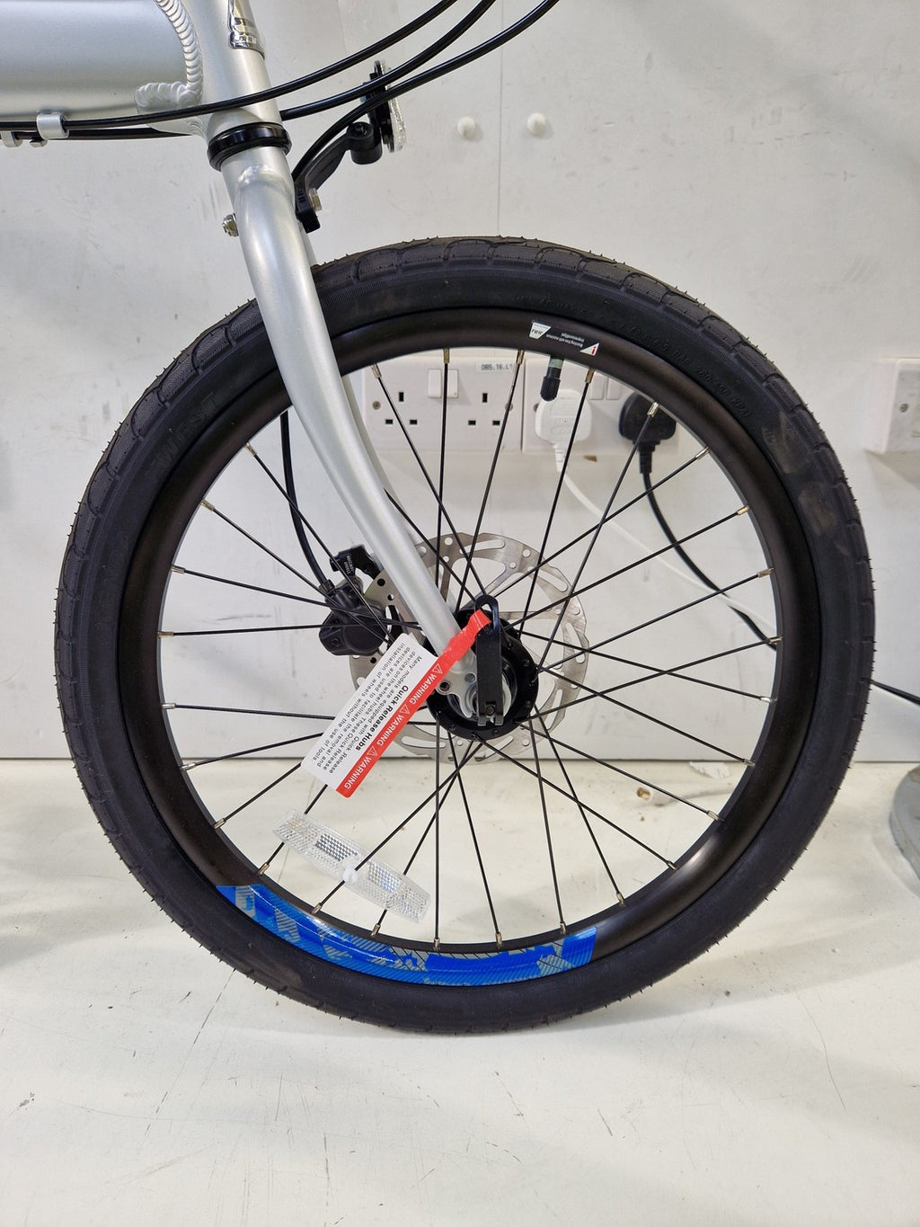 Carrera Intercity 2 Folding Bike 20in Wheels 9 Speed - Alloy - Silver (Used)