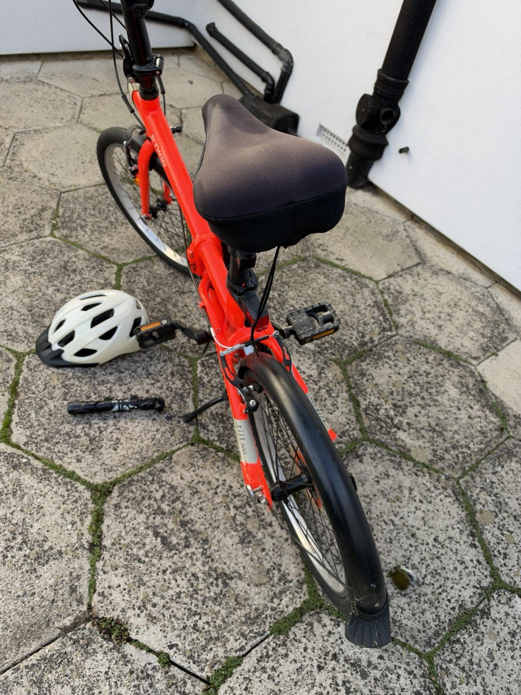 B'TWIN Tilt 500 20in Folding Bike Red/Black 7-Speed V-Brake Mudguards