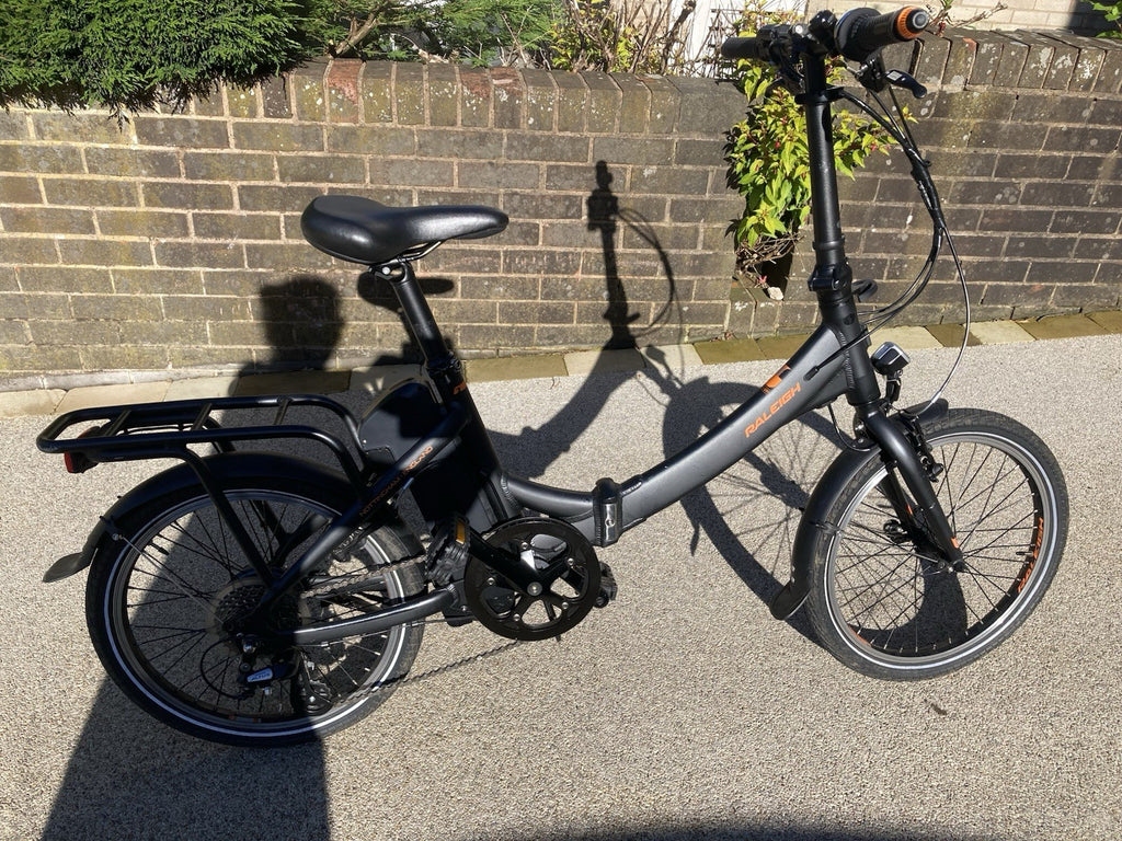 Raleigh Stow-E-Way 20" Folding Bike Black With Cycl Indicator Lights