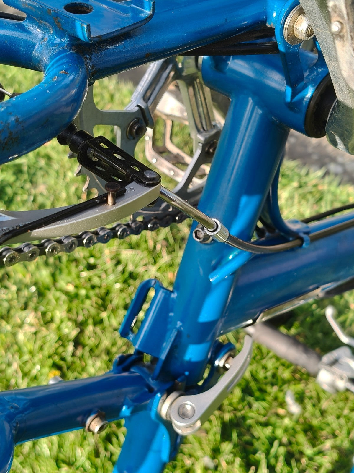 Bike Friday New World Tourist - SRAM Dual Drive - w racks & guards - v good