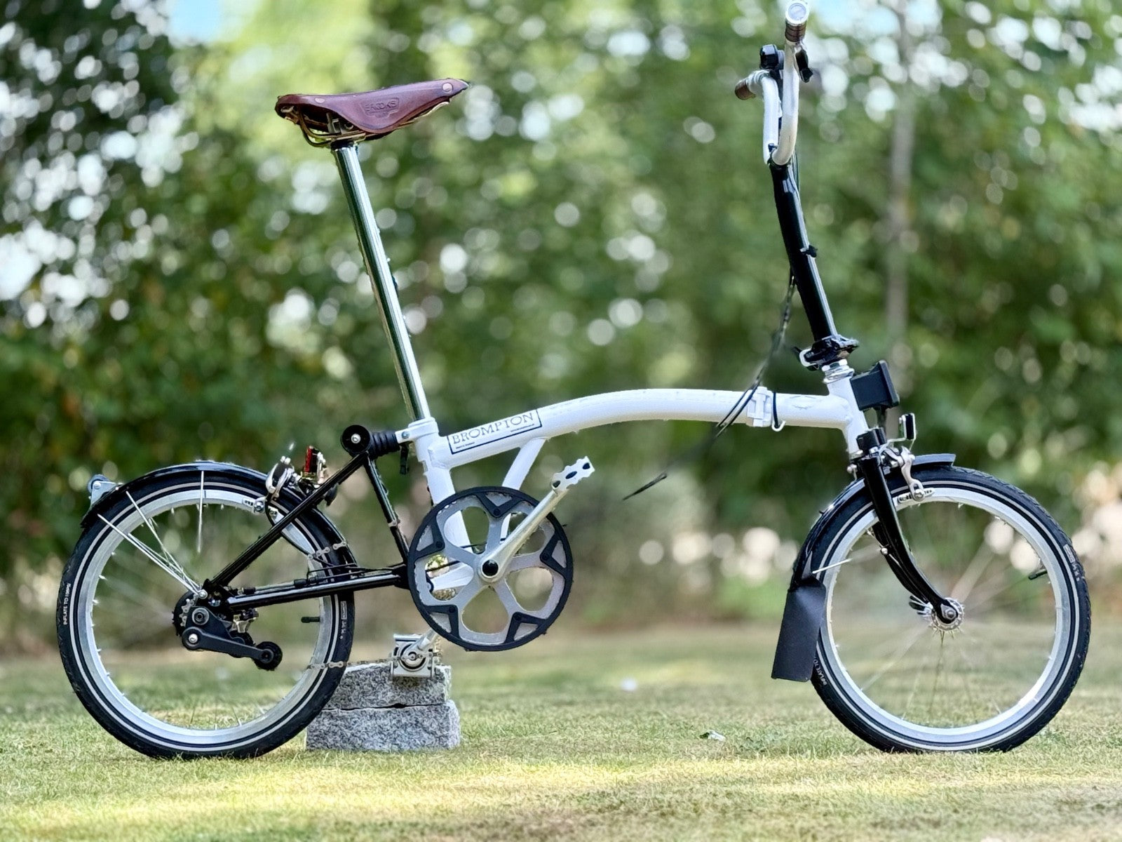 Brompton Folding Bicycle | One-Off Sunseeker Commission | Boat Show Display Bike
