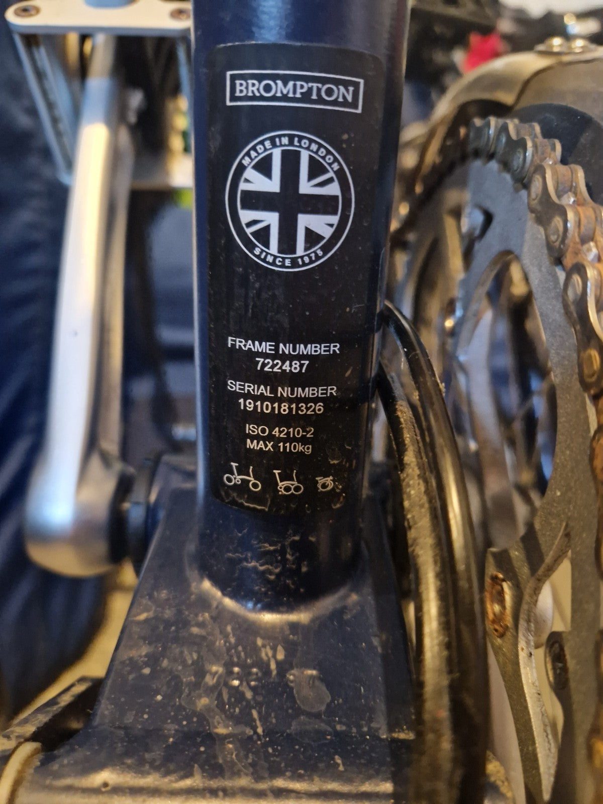 Brompton 2 speed folding bike 2019 - very good condition in navy blue