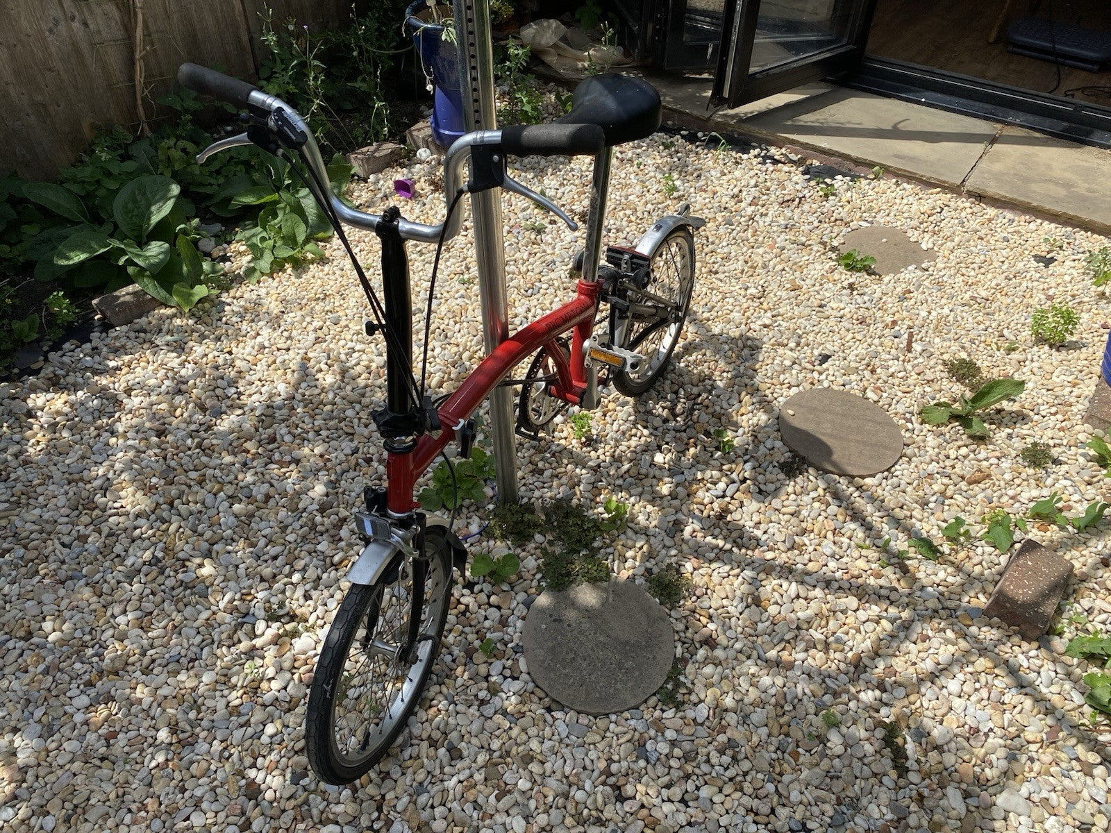Brompton Folding Bike 3-Speed Red. Recently Serviced. Great Condition