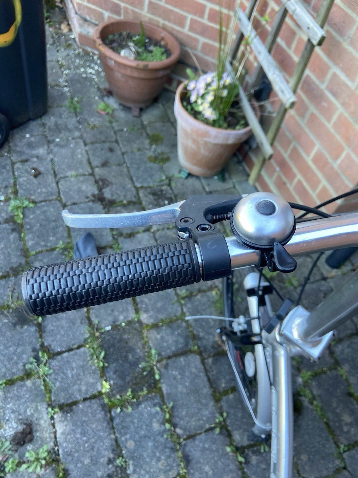 Aluminium Apollo Transition folding bike in good condition with a comfort saddle