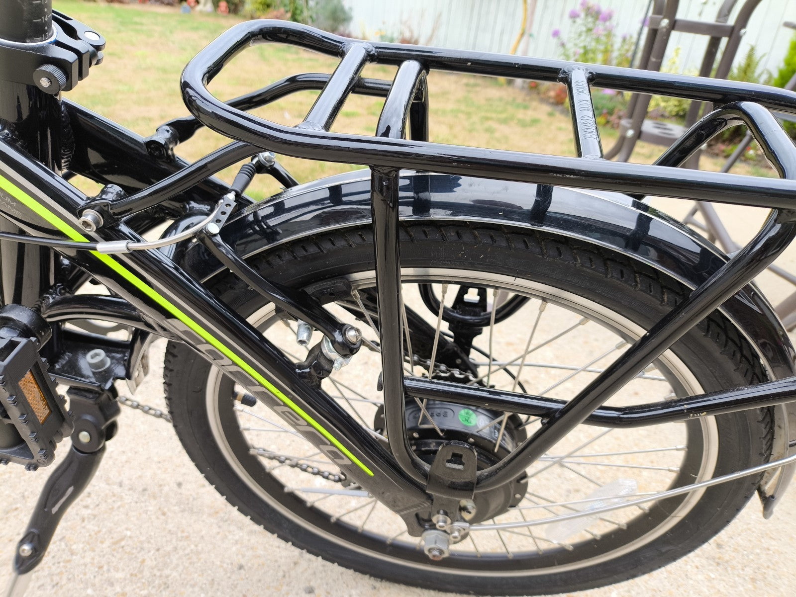 Carrera Cross City  Fully Folding, 20" Aluminium Wheels, USB