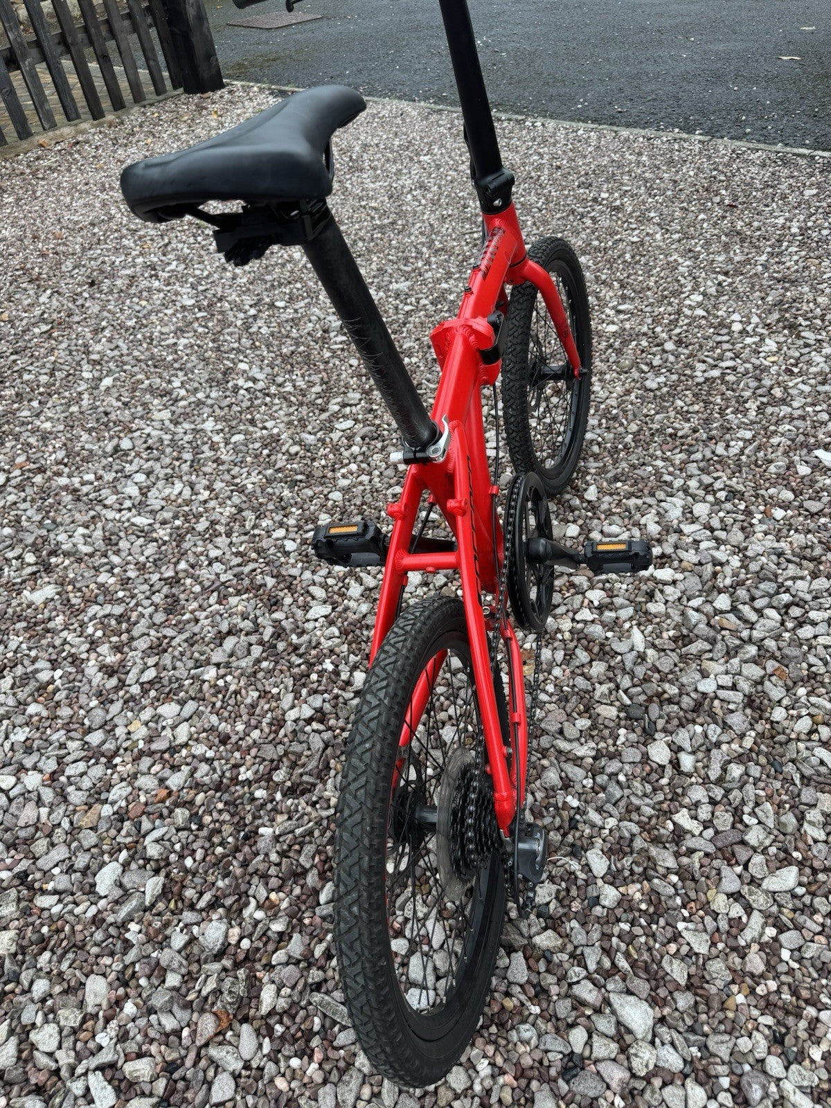 Carrera Intercity 8-Speed Folding Bike with Disc Brakes Excellent Condition