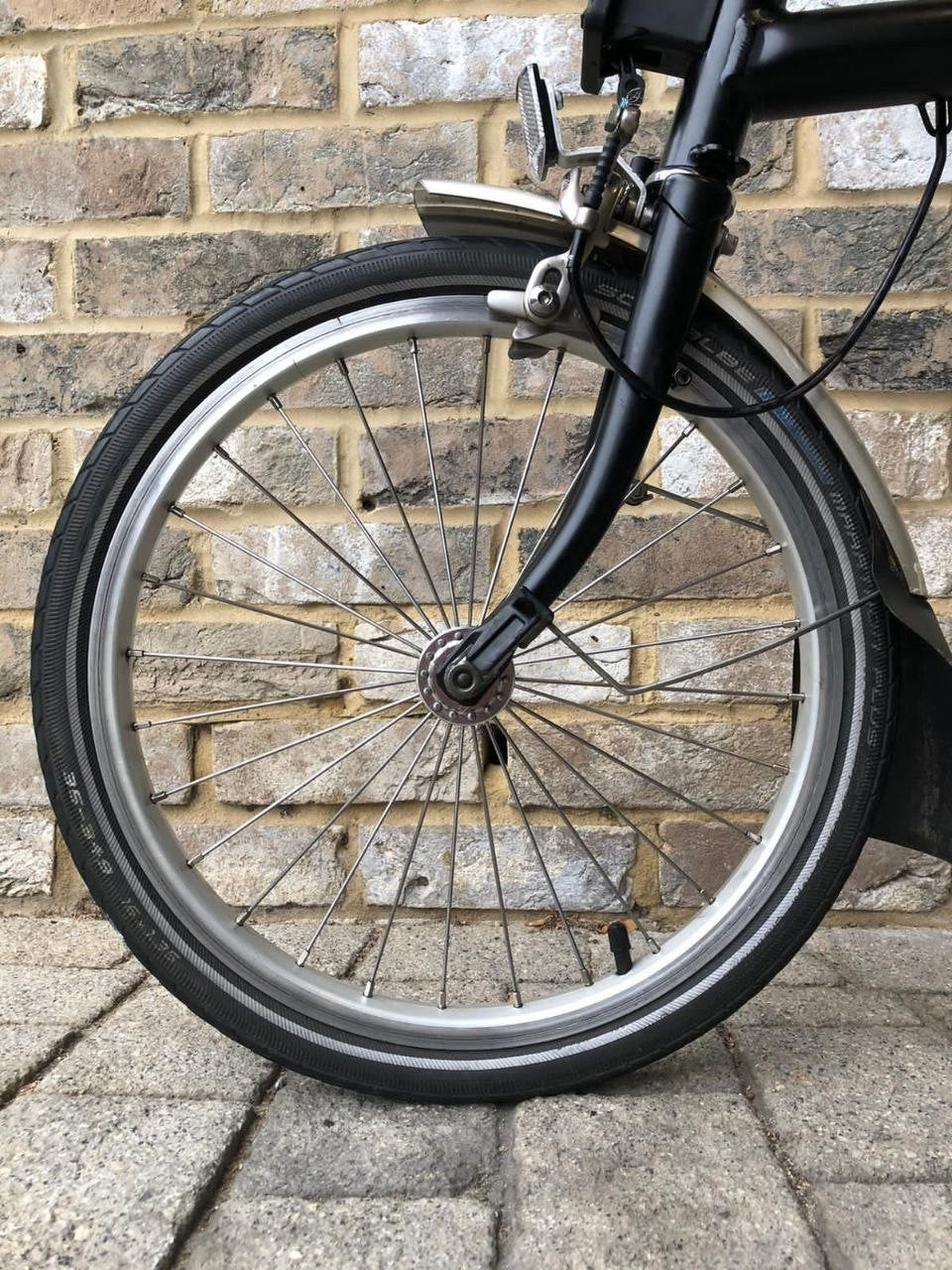 Brompton Black 3 Speed Mid M3L with Brooks Saddle & Grips - WORLDWIDE DELIVERY