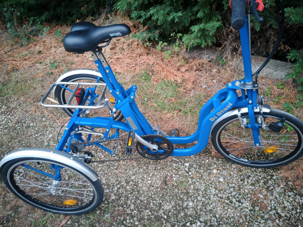 Three wheel folding bike.Di Blasi R32 Folding Tricycle. Lovely blue.High Quality