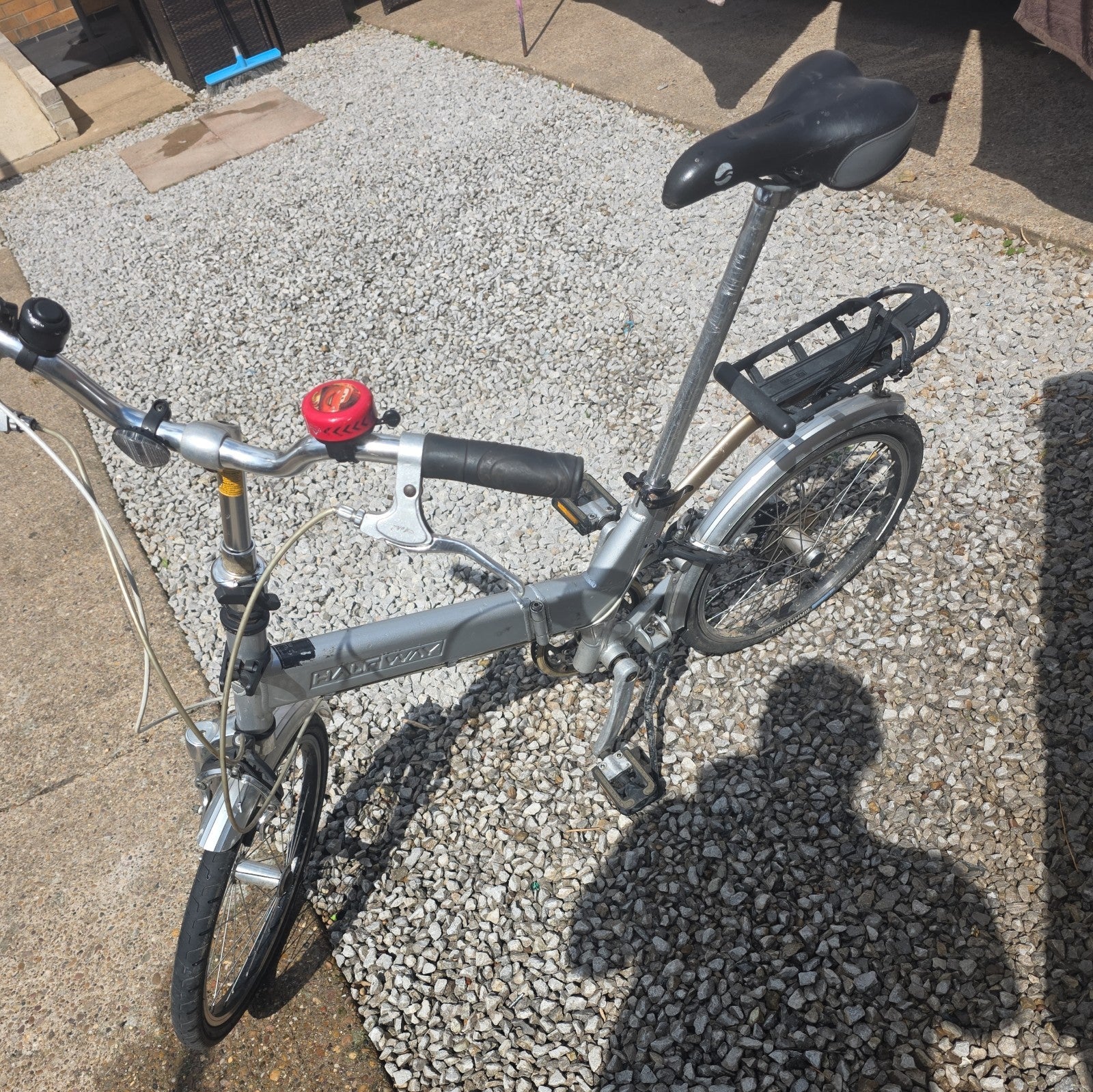 GIANT Halfway Folding Bike. 20'' wheels. 7 speed. RRP £600