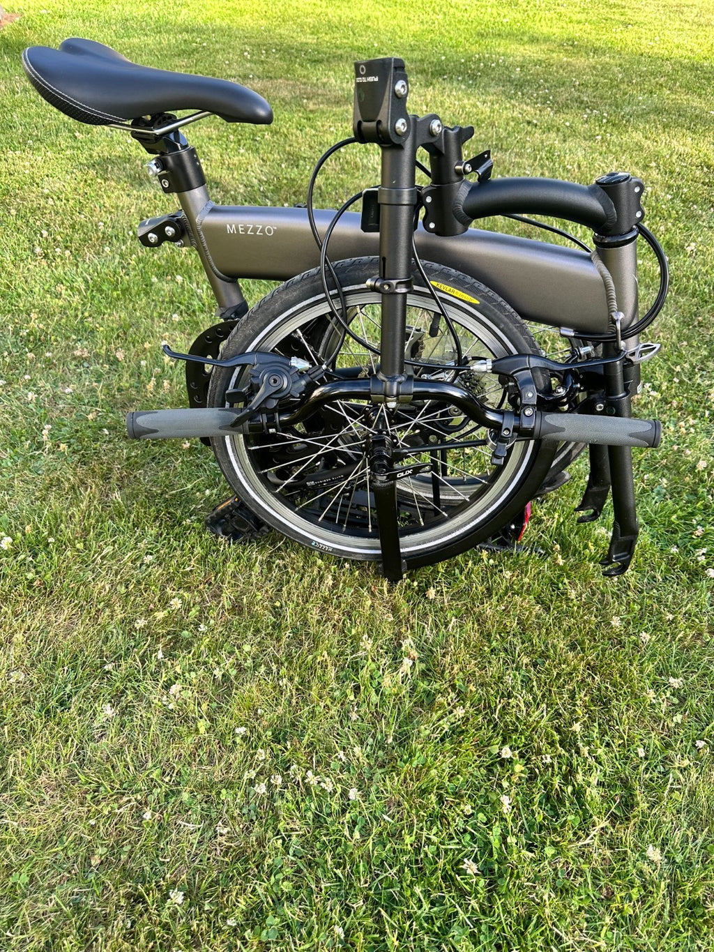 Mezzo Folding Bike D9 very lightly used 9 gears excellent condition