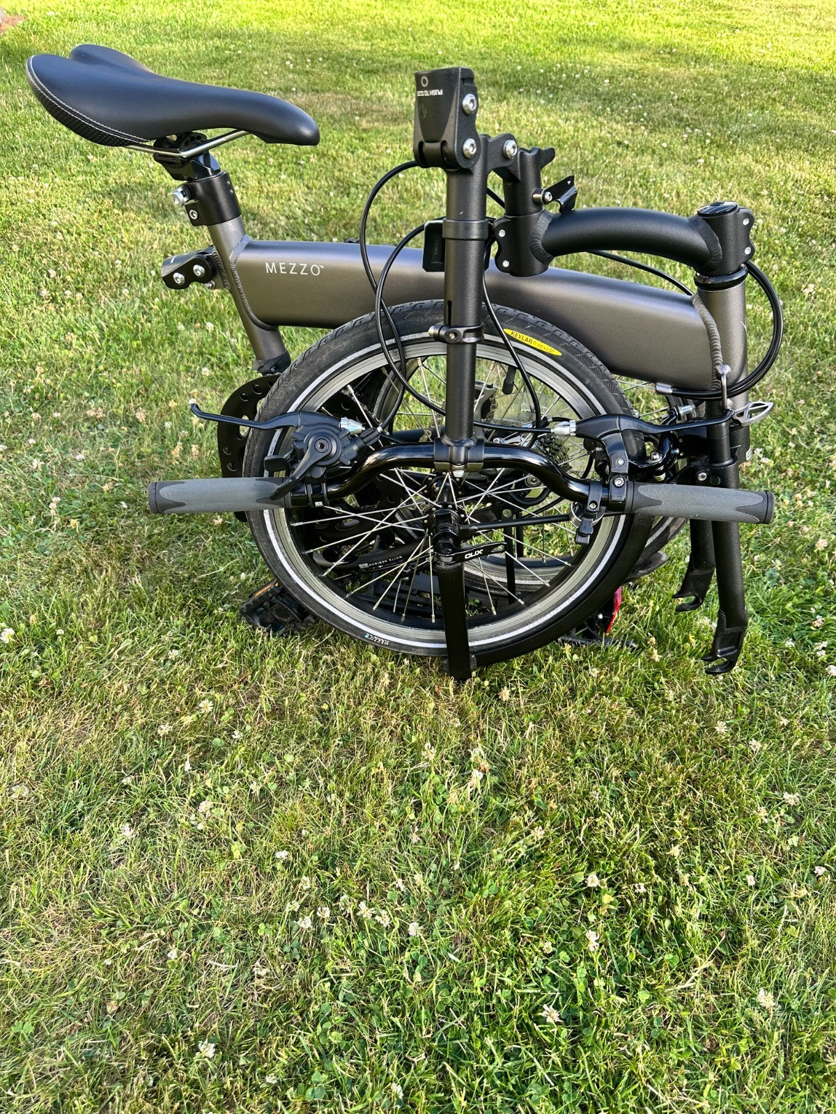 Mezzo Folding Bike D9 very lightly used 9 gears excellent condition