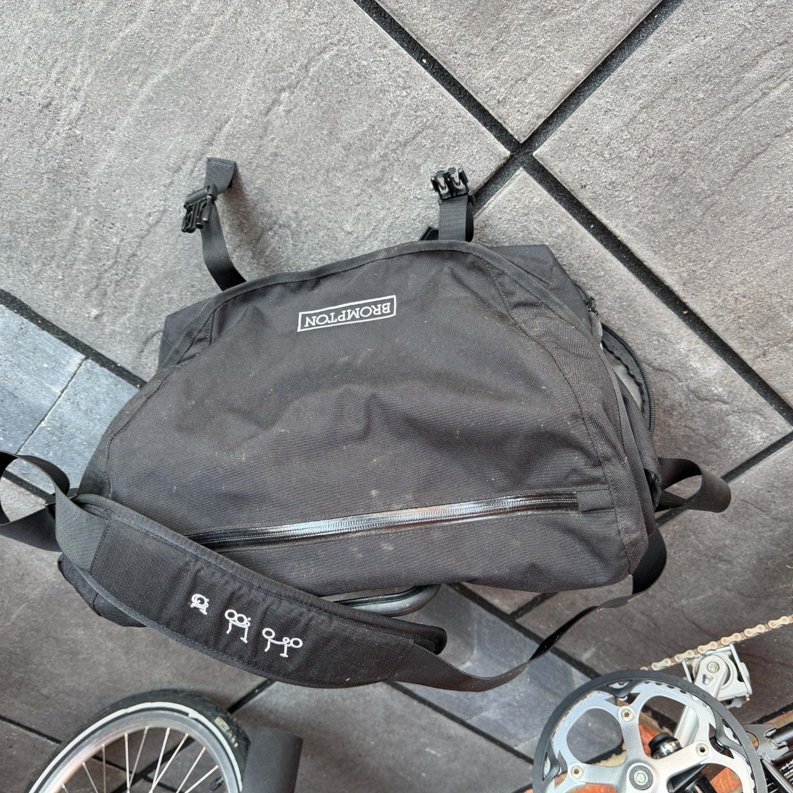 Brompton MK2 Classic 6 speed in very good condition including front bag