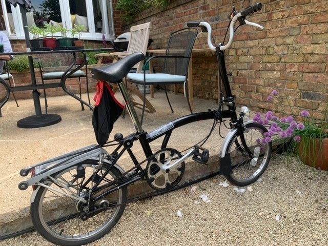 Classic 3-speed Brompton fold up bike with travel bag - great condition