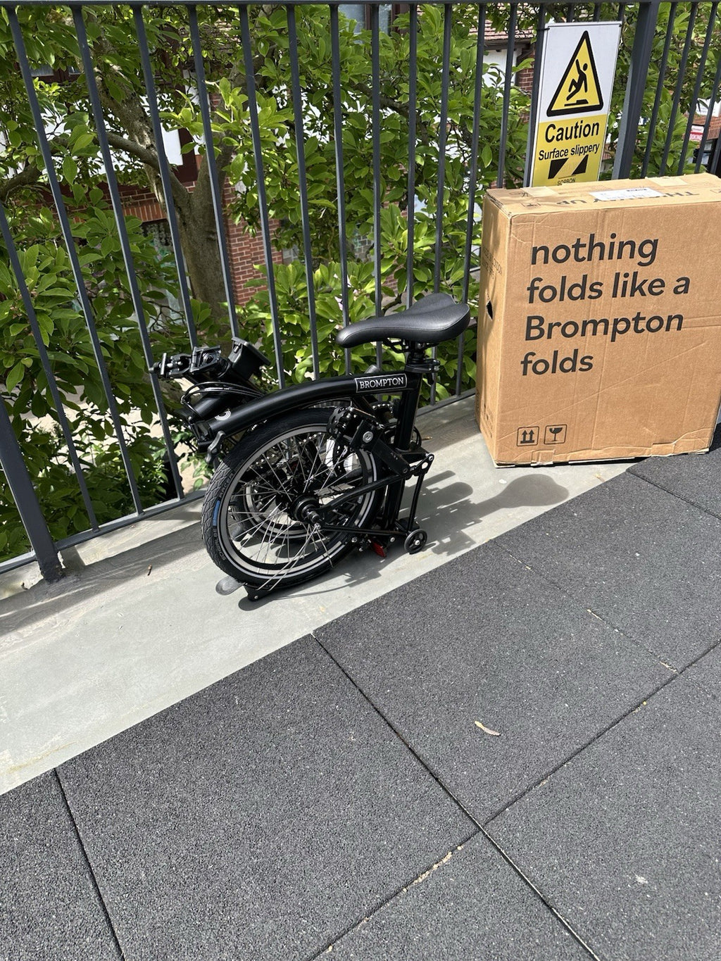 Brompton Folding Bike - C Line 12 Speed 2026 M Handlebar - Matt Black New in Box