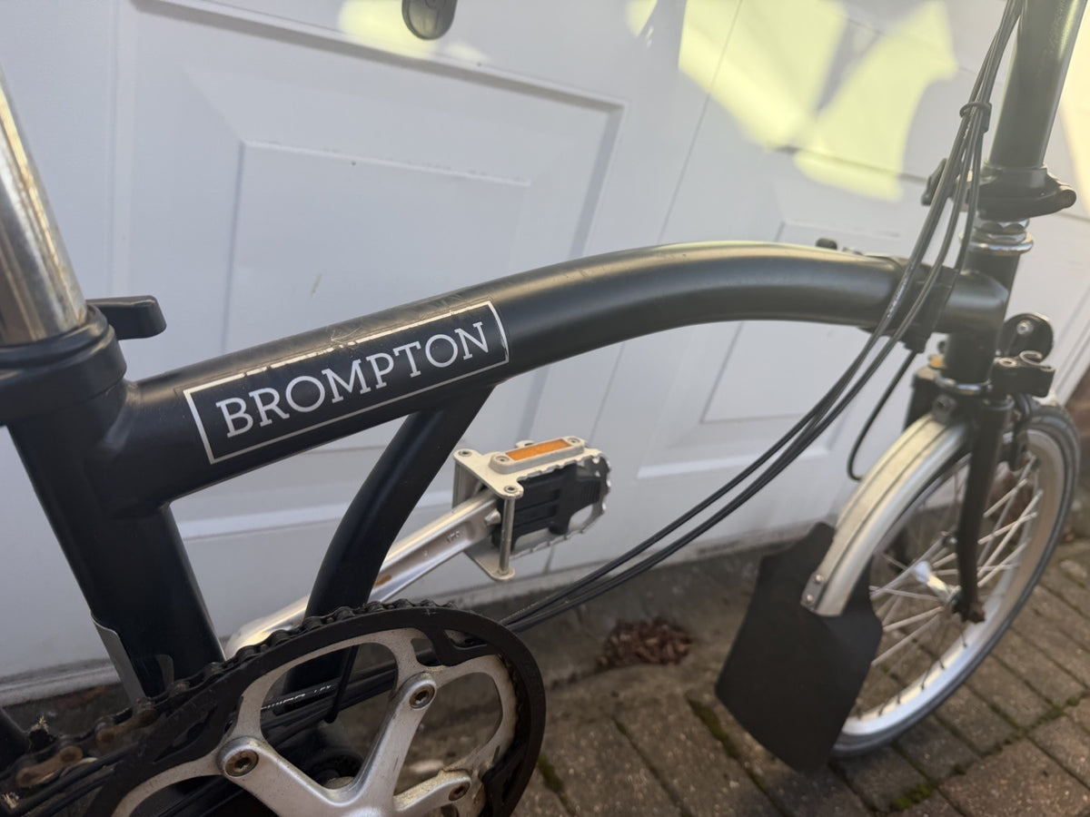 Brompton C Line M6L (6 Speed) folding bicycle - Black (avergae Condition)