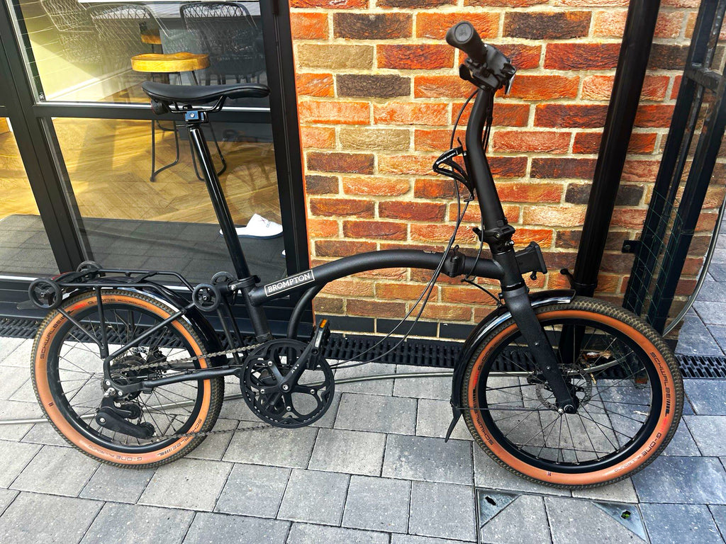 Brompton G Line Medium Space Black –  25 Miles – Rack/Mudguards + Extras