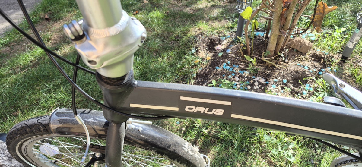 ORUS 20in Folding Bike 6-Speed Derailleur, Rear Rack, Mudguards, Grey