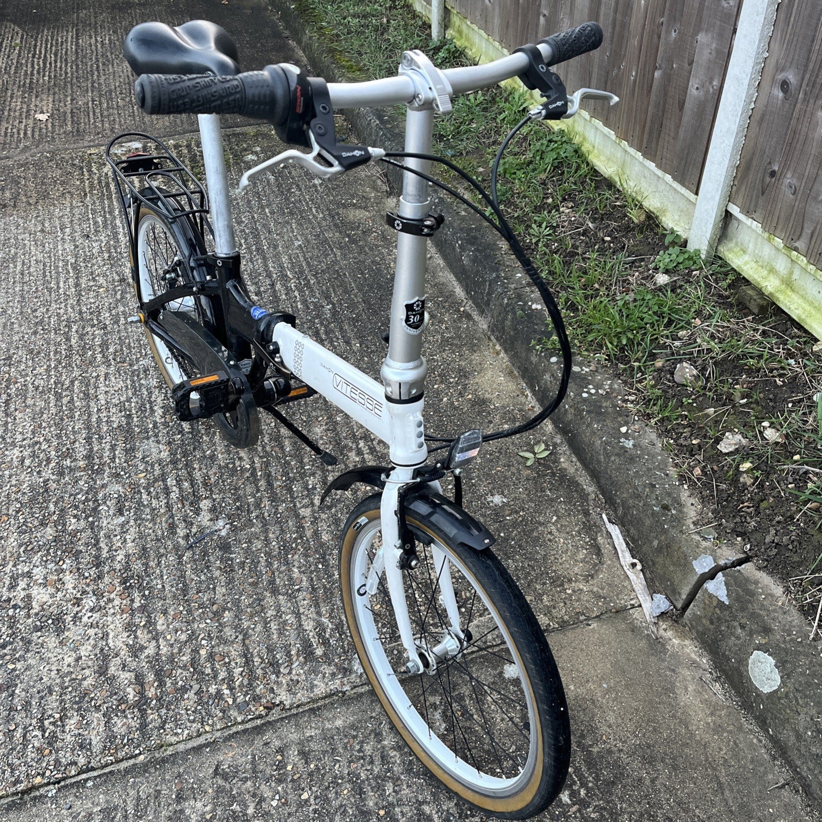 Dahon Vitesse Aluminium Folding Bicycle  7 Speed HUB Gears Bike