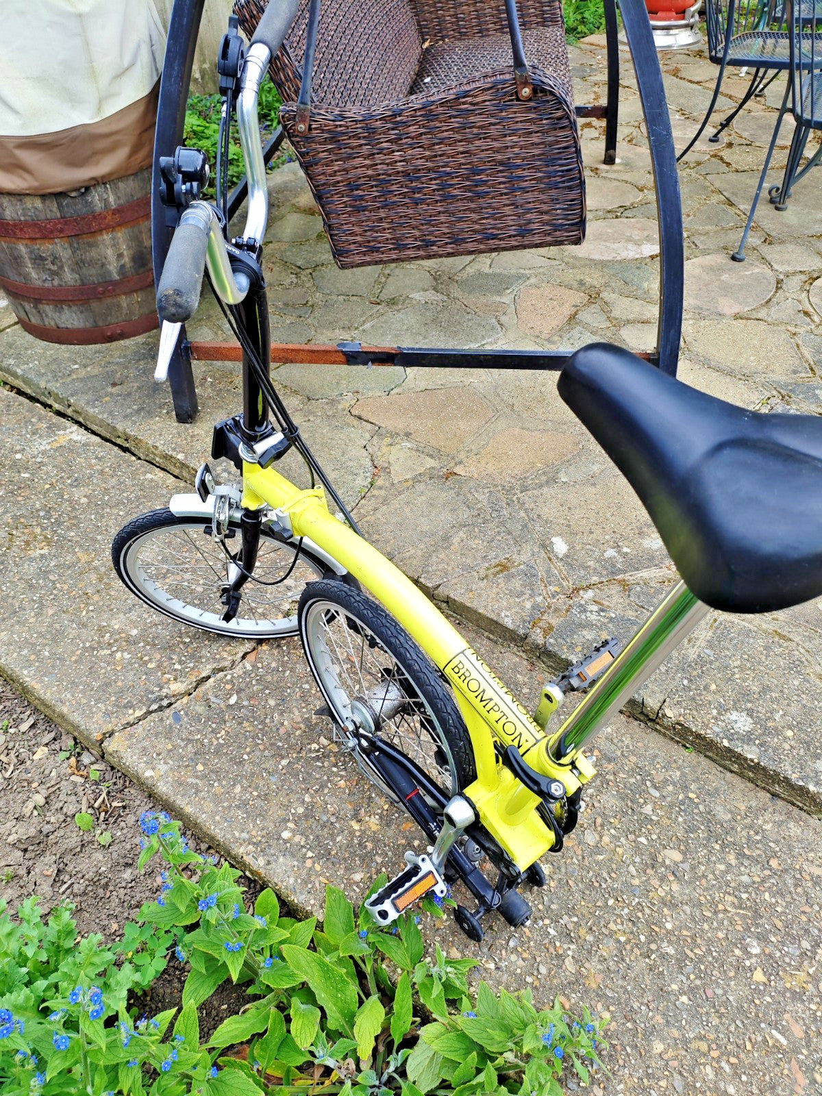 6-Speed Brompton M6L (I think) Folding Bike 2005 Canary Yellow, mudguards.
