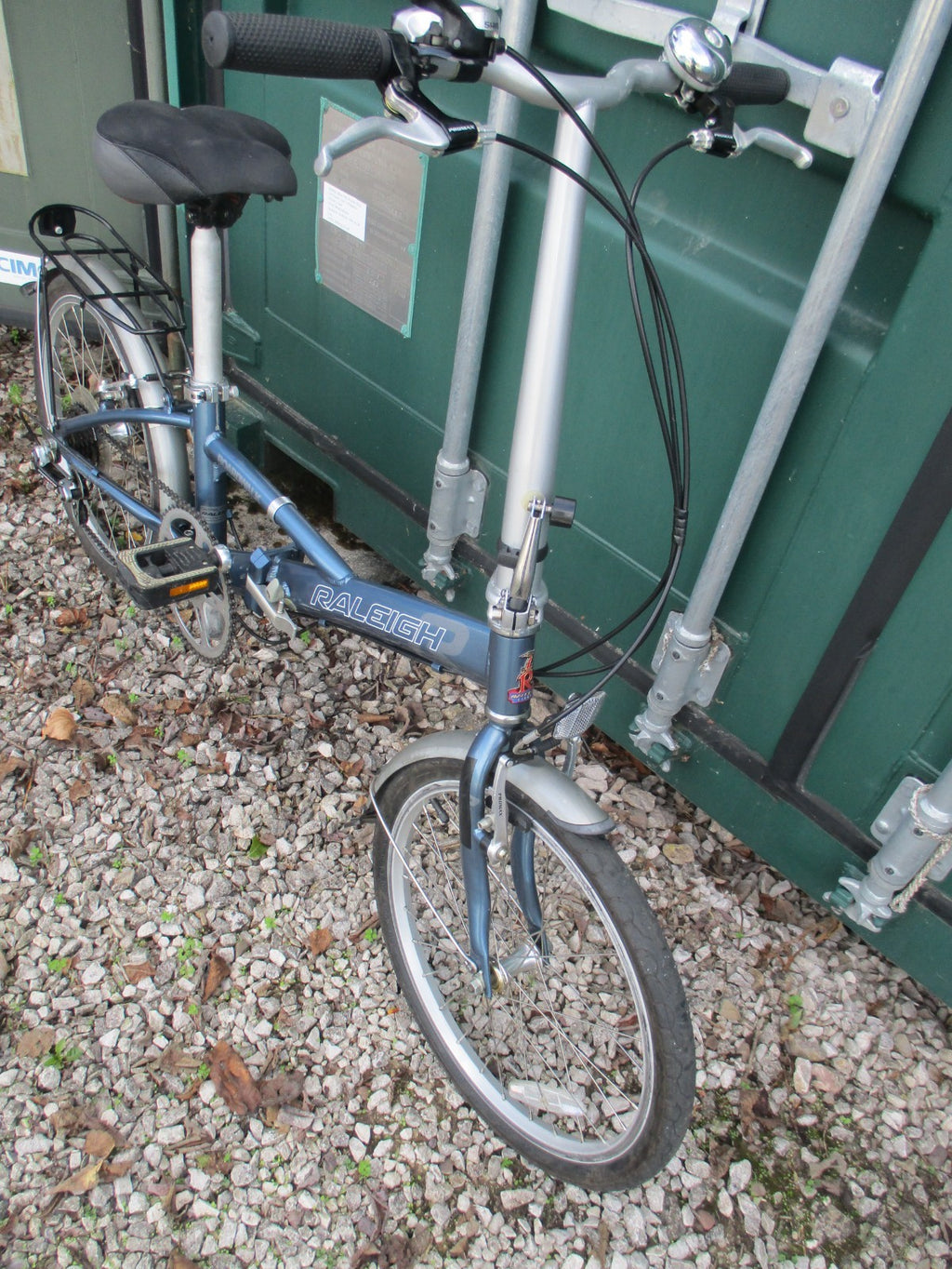 Raleigh Boardwalk Folding bicycle 20” wheels 6 speed, excellent condition