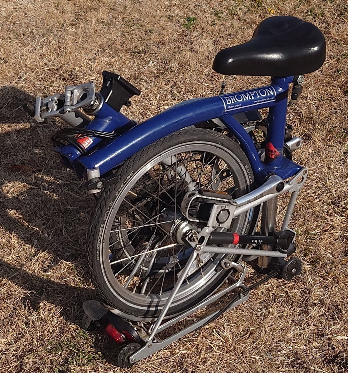 Brompton M6R folding bike good condition front rear rack bag led lights 6 speed